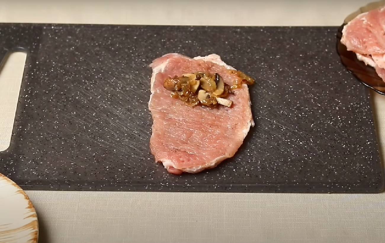 Традиционные крученики с грибами: старинный рецепт нехитрого вкусного блюда